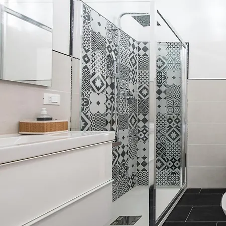 Lägenhet La Corte - O Con Posto Auto Privato