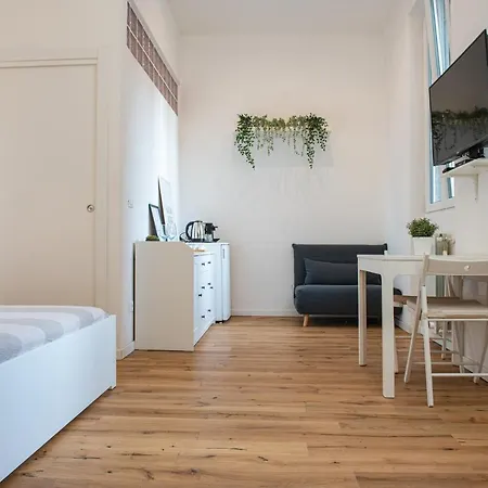 La Corte - O Con Posto Auto Privato Albenga