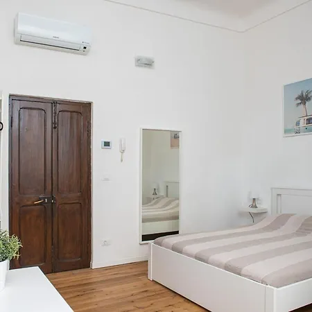 La Corte - O Con Posto Auto Privato Albenga