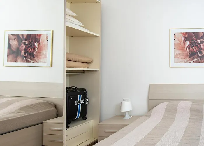 Apartament La Corte - O Con Posto Auto Privato Albenga