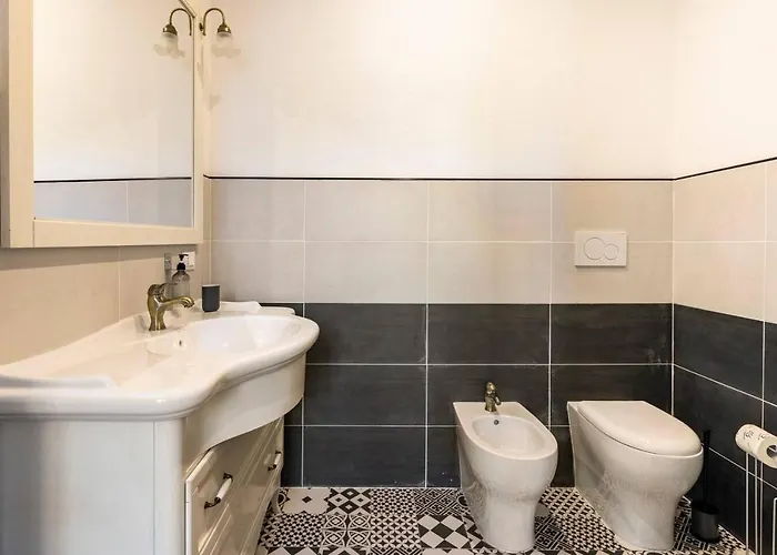 La Corte - O Con Posto Auto Privato * Albenga