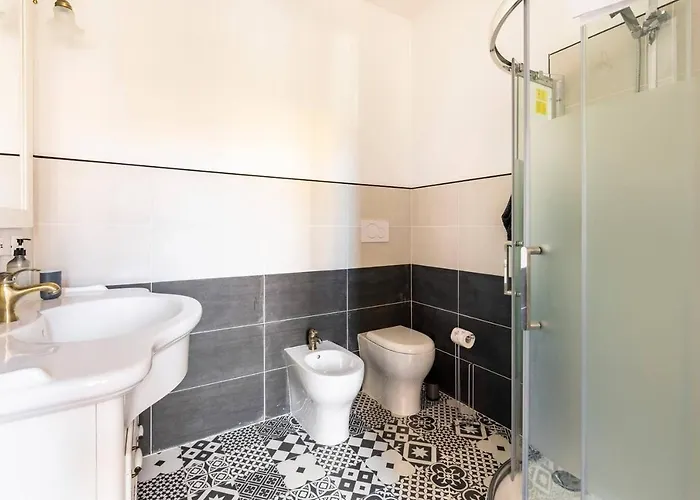 La Corte - O Con Posto Auto Privato Albenga